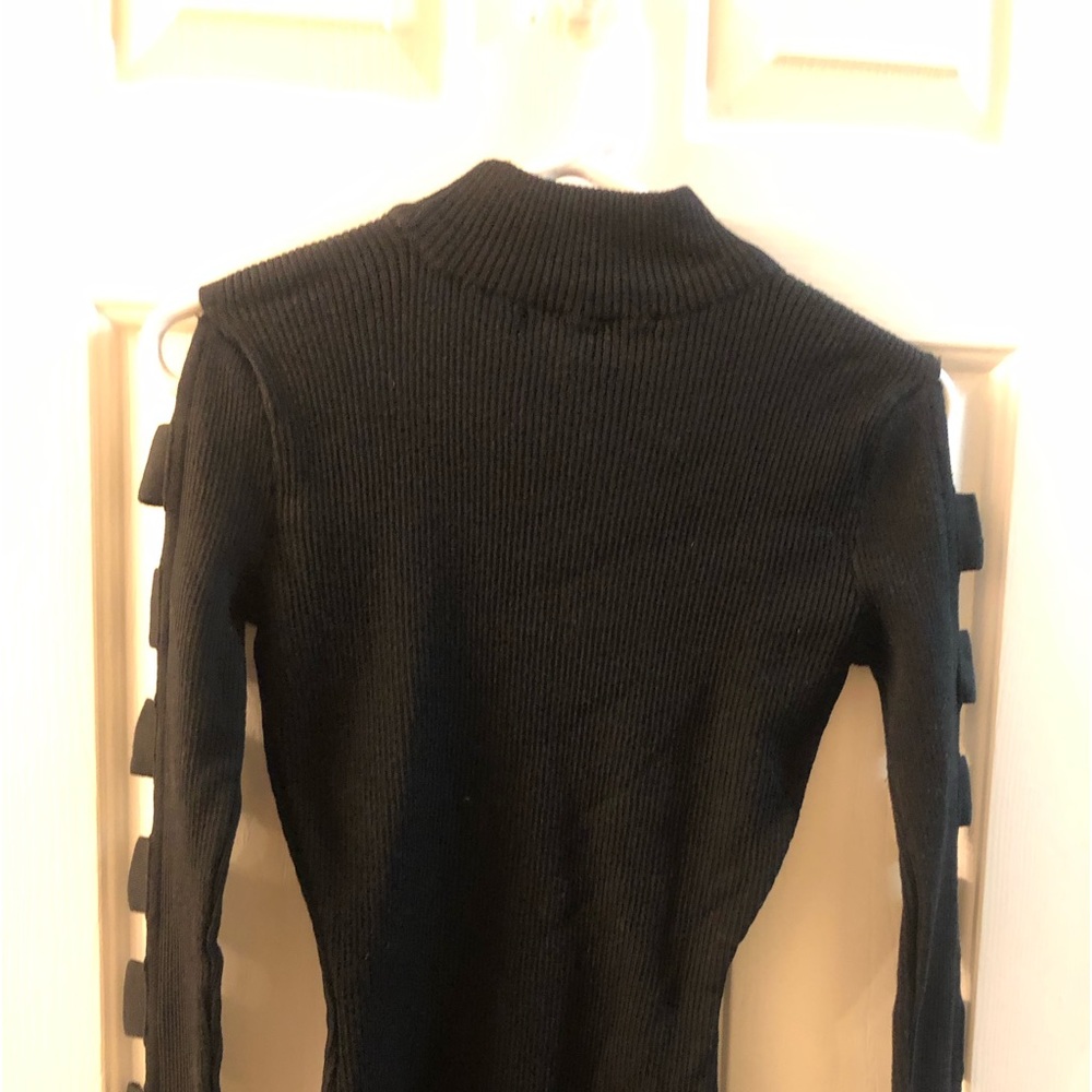 Women’s black sweater size M